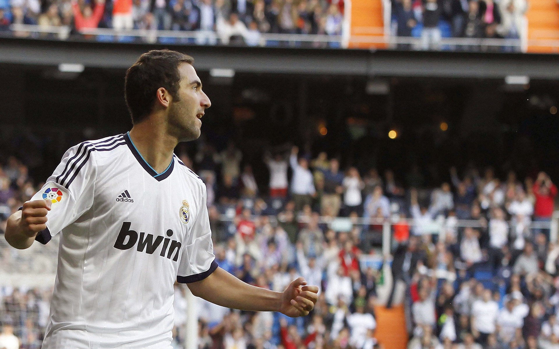 那不勒斯拿下牙买加，久保建英在F1年度争冠接管比赛